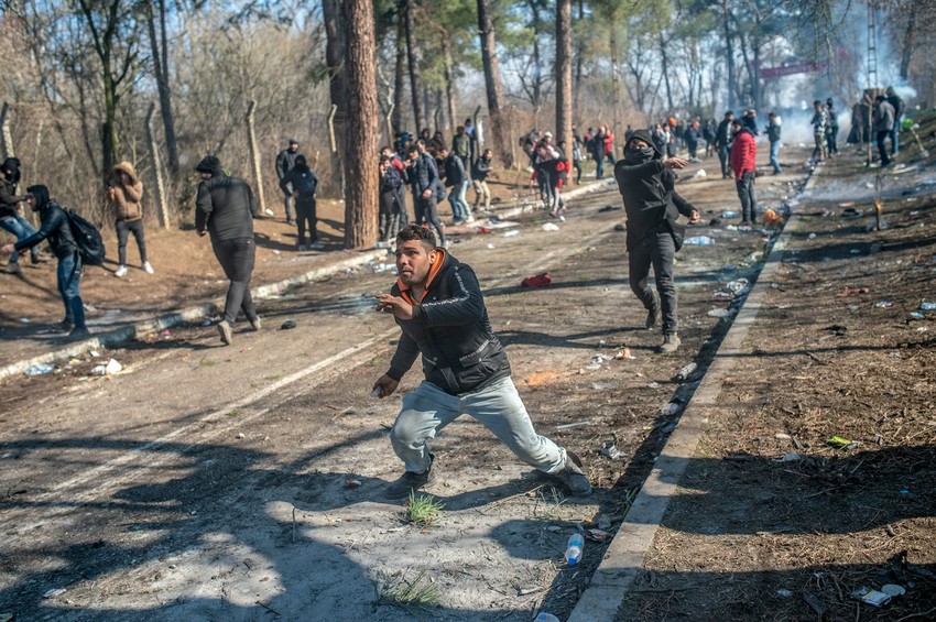 Migranti su na policijski suzavac odgovorili kamenjem