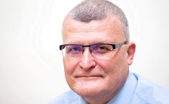 Dr Grzesiowski miażdży narodową strategię szczepień: Koncert życzeń i waciki