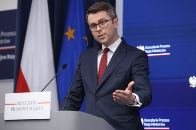 Czy będzie kryterium dochodowe przy 800+? Rzecznik rządu wyjaśnia