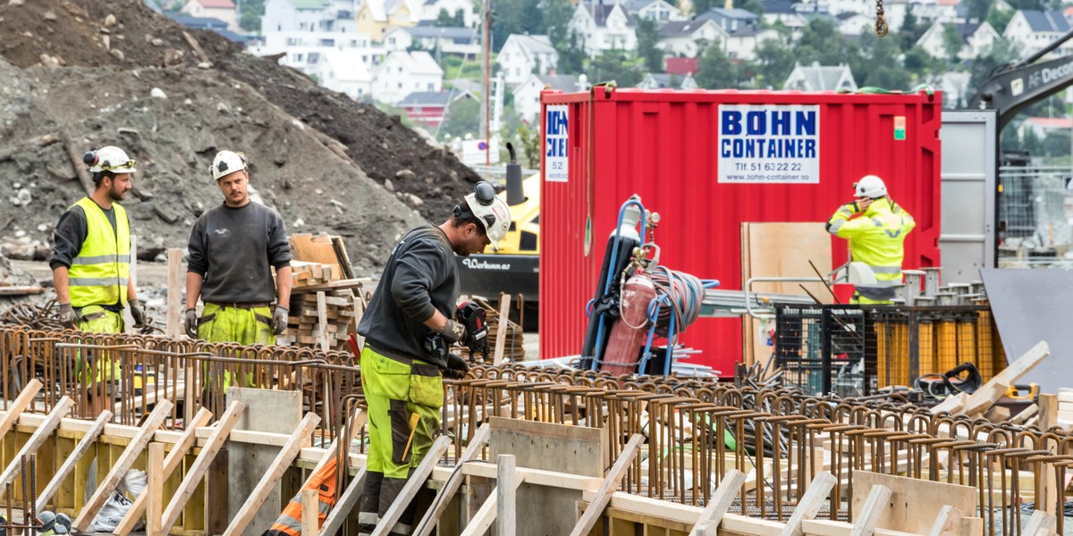 Norwescy eksperci obawiają się, że brak pracowników może spowodować opóźnienia w realizacji wielu projektów budowlanych. 