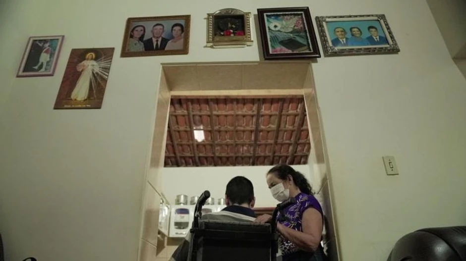 Inesina dva sina imaju SPOAN | Foto: Mariana Castiñeiras/BBC