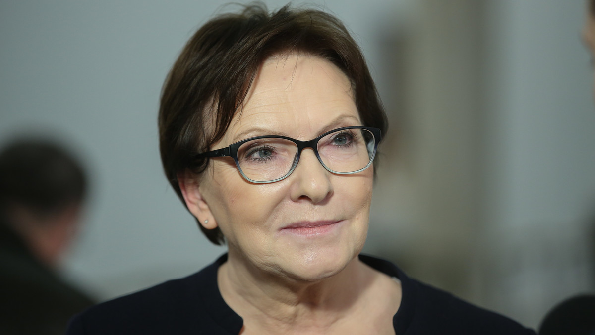 Była premier i była minister zdrowia Ewa Kopacz została wezwana na przesłuchanie w charakterze świadka w śledztwie dotyczącym m.in. nieprzeprowadzenia sekcji zwłok ofiar katastrofy smoleńskiej – poinformowała dziś rzeczniczka Prokuratury Krajowej Ewa Bialik.