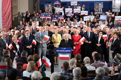 Kaczyński uderza w von der Leyen: Zaproponowała 10 punktów, które są zachętą dla handlu ludźmi