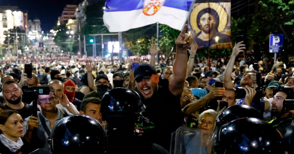 Vučić avisa: Elecciones "cuando haga falta" y mandato hasta 2027