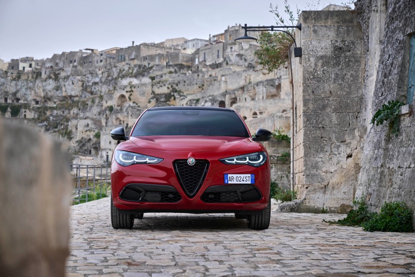 Alfa Romeo Stelvio Tributo Italiano - zdjęcie poglądowe