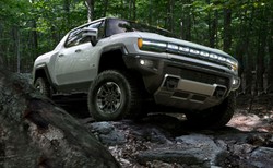 Hummer wraca do nas i rozszedł się na pniu! Nowa terenówka to teraz samochód elektryczny
