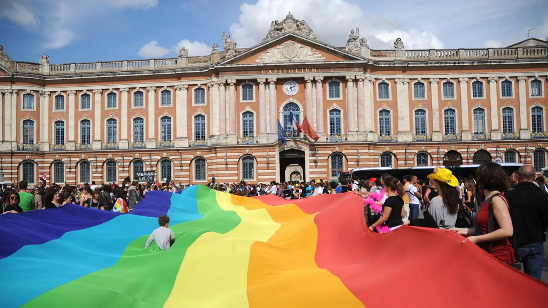 Nie tylko tęczowa flaga. Symbole LGBT, o których mogłeś nie wiedzieć, a które warto znać