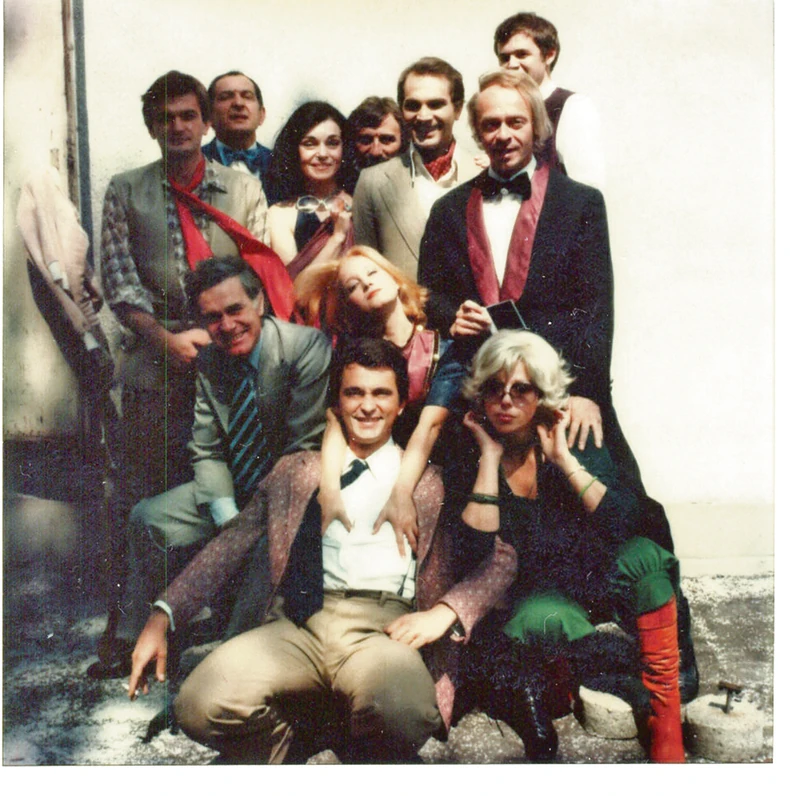 Predstava "Buba u uhu" ušla je u anale, a kroz nju su u raznim fazama prošla naša najveća glumačka imena