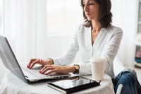 Cichy kryzys na rynku pracy, a będzie jeszcze trudniej. Ekspert radzi, jak w 2025 r. znaleźć dobrze płatną pracę