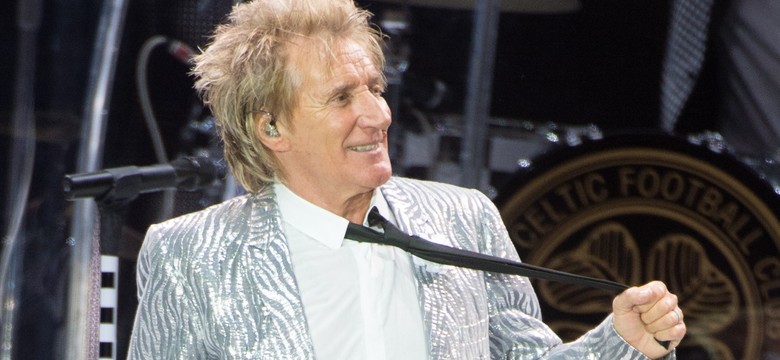 Rod Stewart w Polsce zaśpiewał i… zagrał w piłkę na scenie! [ZDJĘCIA]