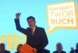 Palikot skarży biskupów o pedofilię. Jest zawiadomienie do prokuratury