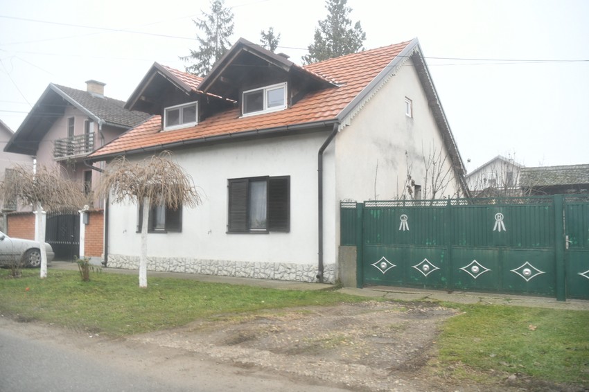Kuća u Batajnici u kojoj se desio zločin