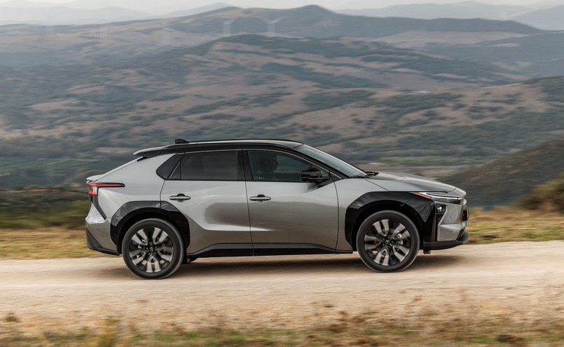 Nowa Toyota bZ4X AWD