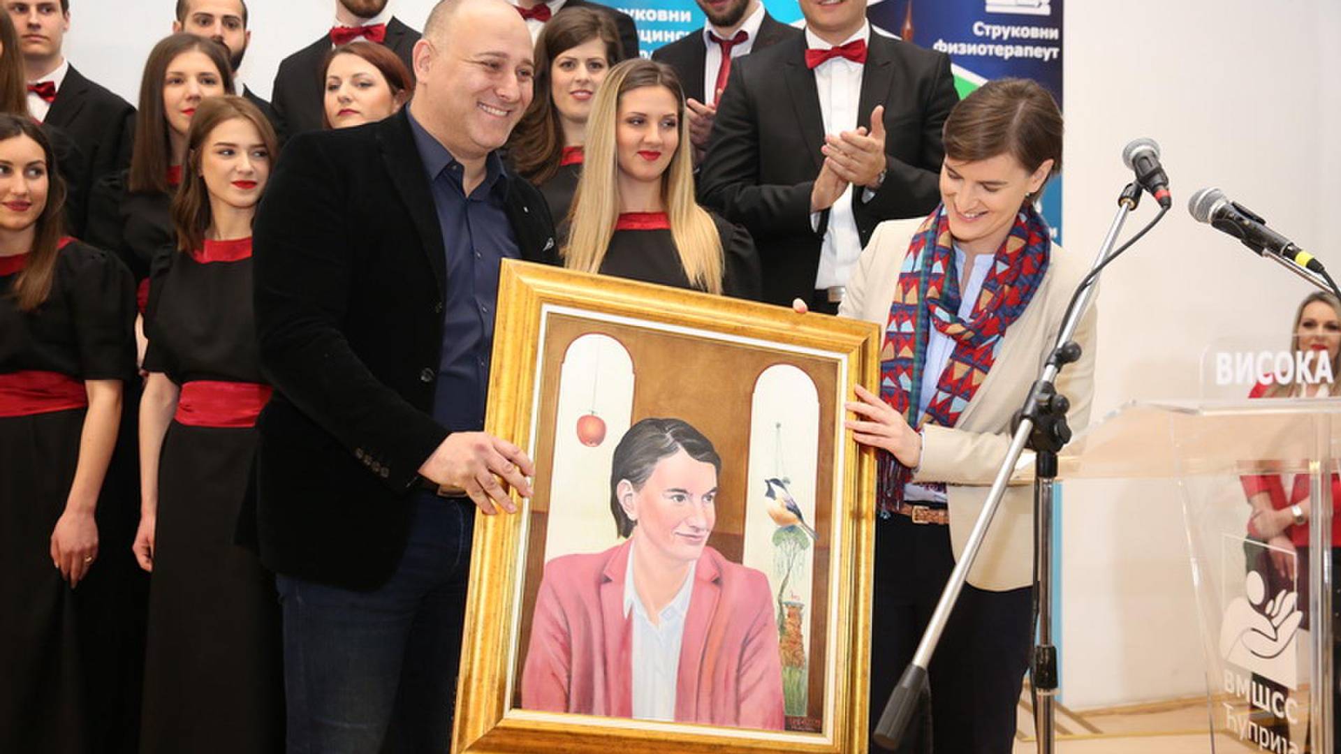 Tajne poruke na portretu Ane Brnabić