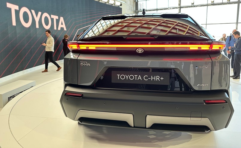 Nowa Toyota C-HR+