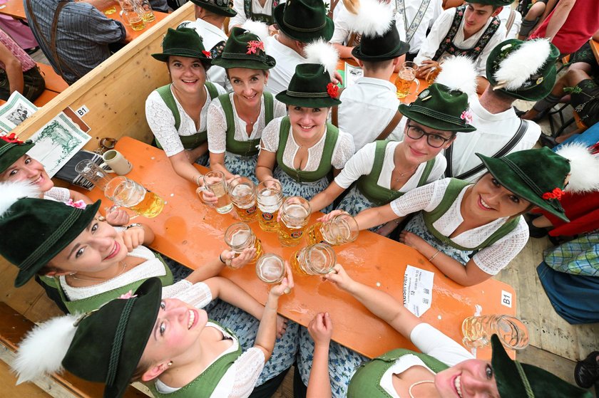 Niemcy Wypadek Na Kolejce Górskiej Podczas Oktoberfestu Są Ranni 2600