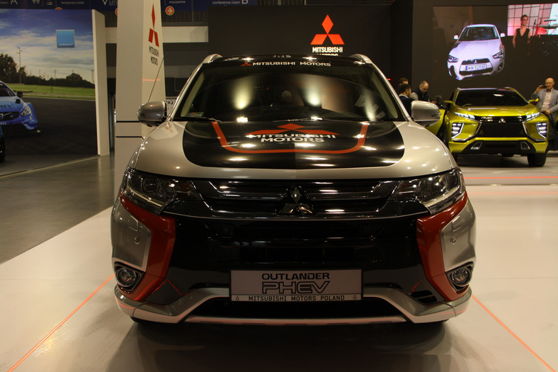 Mitsubishi Outlander PHEV (Poznań 2016)