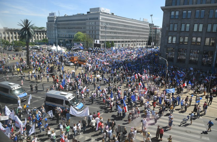 uczestnicy marszu