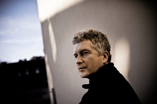 Kłamstwo jest o wiele atrakcyjniejsze, lepiej się sprzedaje, ludzie żywo na nie reagują [WYWIAD]