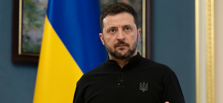 Zełenski rozmawiał z Macronem. "Putin przeciąga tą wojnę"