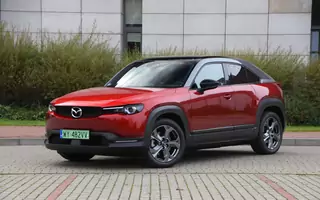 Mazda MX-30 — z prądem, ale pod prąd 