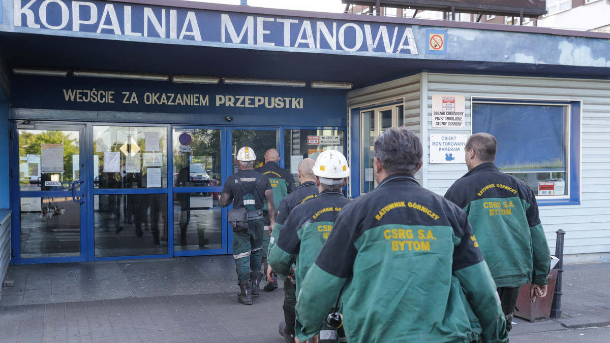 W dziesiątym dniu akcji ratowniczej w kopalni Zofiówka ratownicy nadal poszukują ostatniego z zaginionych górników po wstrząsie z 5 maja – poinformował PAP dyspozytor Wyższego Urzędu Górniczego w Katowicach (WUG).