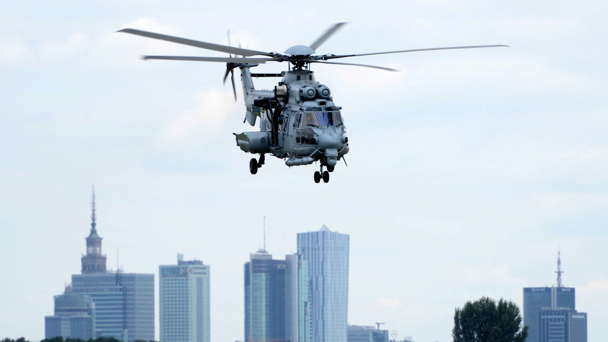 Tylko maszyna oferowana przez Airbus Helicopters spełniła wymagania formalne i to ona przechodzi do testów w przetargu na śmigłowce dla wojska – powiedział wiceszef MON Czesław Mroczek. Zamiast 70, wojsko kupi 50 maszyn.