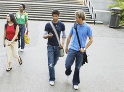 Uczą dzieci, jak podrywać gejów