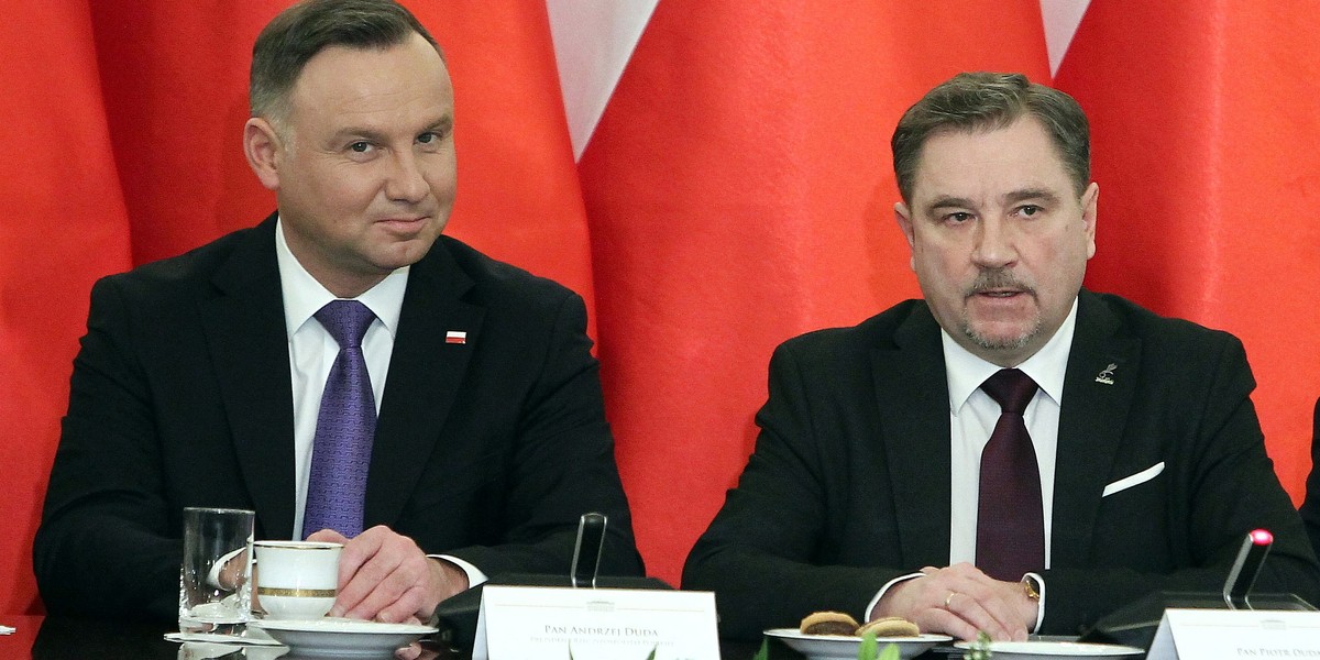 Podzieliły ich emerytury stażowe. Solidarność Piotra Dudy ma mieć swój projekt, prezydent Andrzej Duda– zapowiada prace nad swoją inicjatywą. 