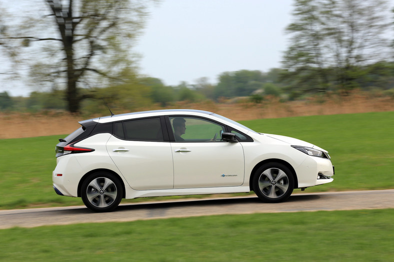 Nissan Leaf II - gwarancja perforacyjna 12 lat, ocena 2 gwiazdki