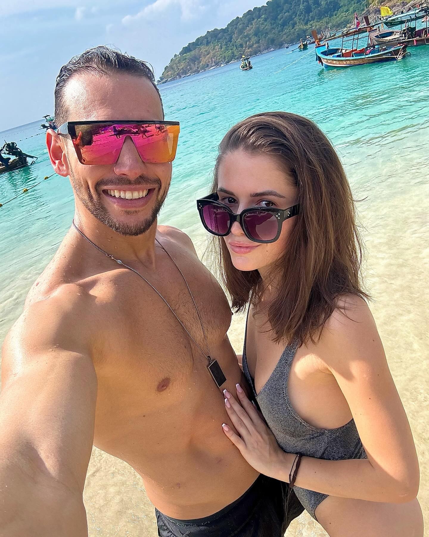 Model a bývalý účastník Farmy 10 Michal Gajdošech s priateľkou Nicole.