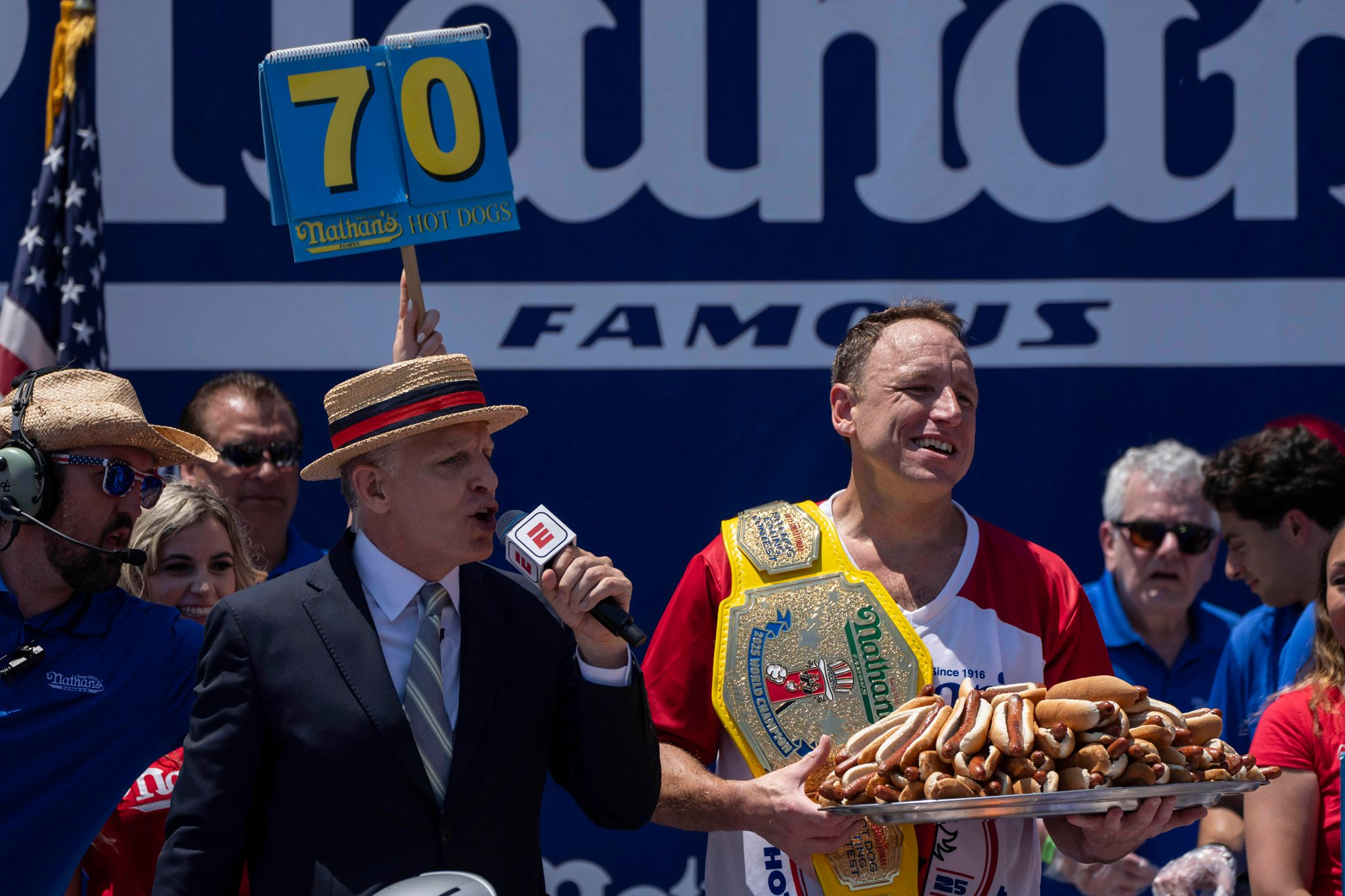 Joey Chestnut gewinnt 17. Titel bei Hot-Dog-Wettessen