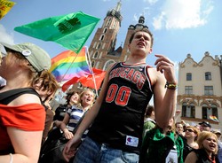 Senatorowie: Zakazać gejom maszerowania!