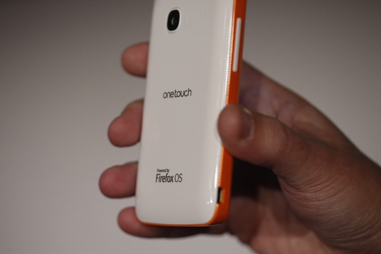 Smartfon Alcatel-Lucent One Touch działający na systemie operacyjnym Firefox