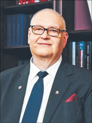 Bogdan Święczkowski od 2024 r. prezes Trybunału Konstytucyjnego, od 2022 r. sędzia TK, w latach 2016–2022 prokurator krajowy i pierwszy zastępca prokuratora generalnego