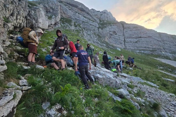 (FOTO) DRAMA NA ŽABLJAKU! Planinari iz Belgije digli uzbunu usred noći, tražili EVAKUACIJU helikopterom