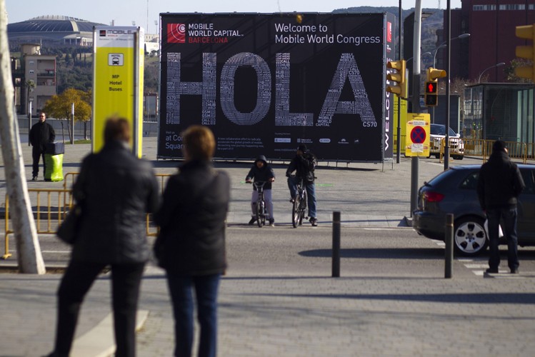 Wejście do Fira Gran Via, gdzie odbywają się targi Mobile World Congress 2013