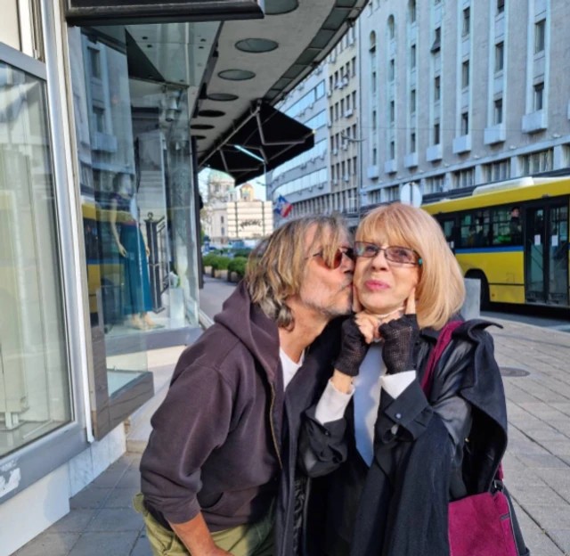 Srđan Todorović sa majkom (Foto: Instagram/srdjan.zika.todorovic)