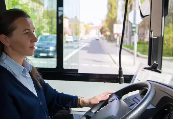 Prowadziła autobus, gdy za plecami usłyszała dziwny dźwięk. "Po prostu mnie obrzydza"