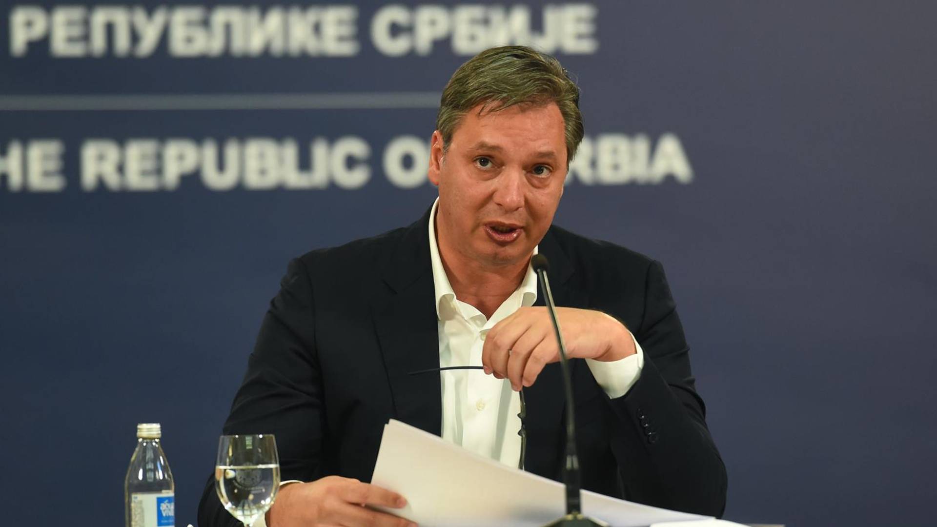 Predsednik opet zna bolje od stručnjaka: oni najavili vakcinu tek za 2021. godinu, Vučić kaže u decembru