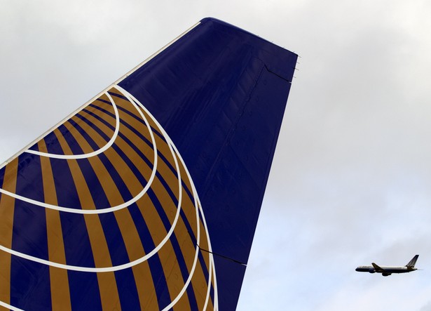 2. United Airlines – ta amerykańska linia lotnicza przewiozła w 2011 r. 141,8 mln pasażerów, czyli więcej niż liczba ludności Federacji Rosyjskiej. W grudniu 2011 r. linia posiadała flotę 706 samolotów.