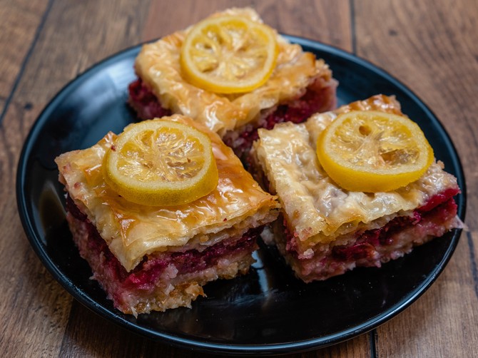 Baklava sa višnjama