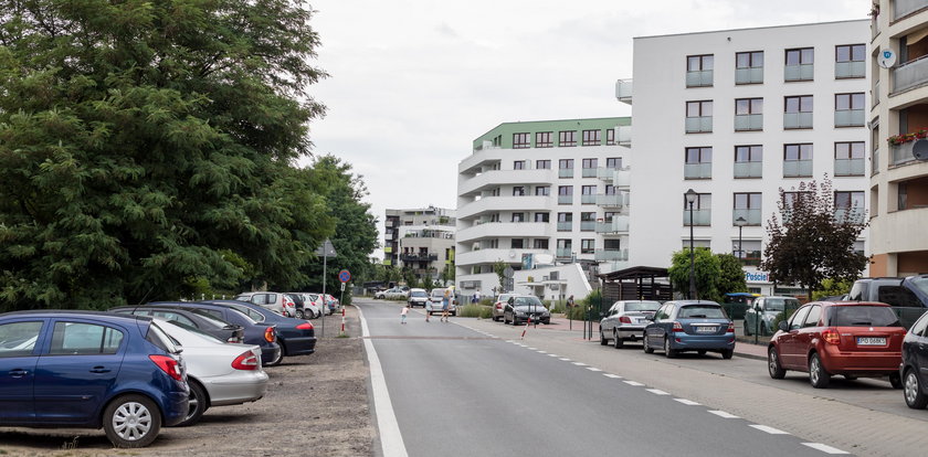 Zabrali miejsca parkingowe na Jasnej Roli