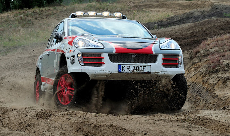 Porsche Cayenne STT Racing: Komornicki i Marton - testy nowego samochodu (fotogaleria)