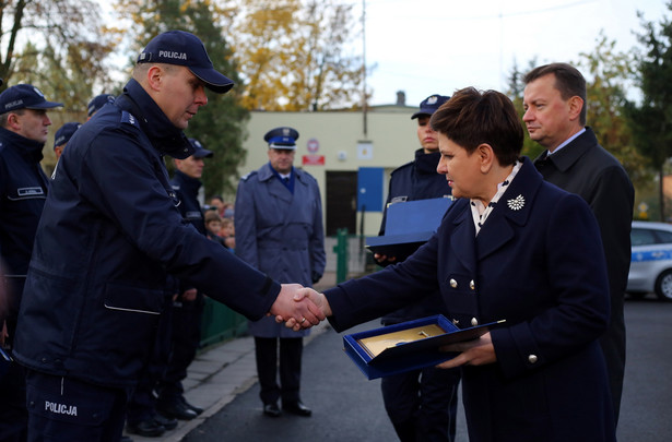 Beata Szydło podczas otwarcia komisariatu policji w miejscowości Godziesze Wielkie