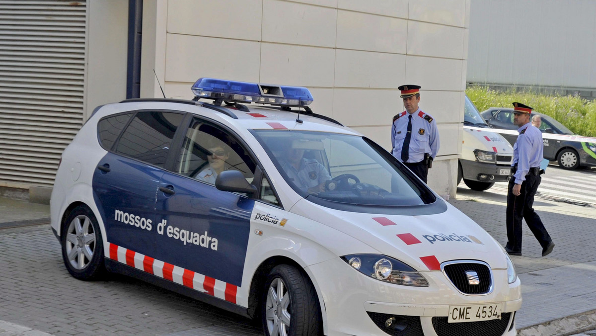Dwaj policjanci znaleźli się wśród ponad 100 osób zatrzymanych w Hiszpanii w ramach akcji sił bezpieczeństwa przeciwko osobom oglądającym i rozpowszechniającym dziecięcą pornografię w internecie. Podobną, szeroko zakrojoną akcję, przeprowadzono także w Grecji.