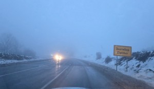 Kiša, klizav kolovoz, ilustracija 