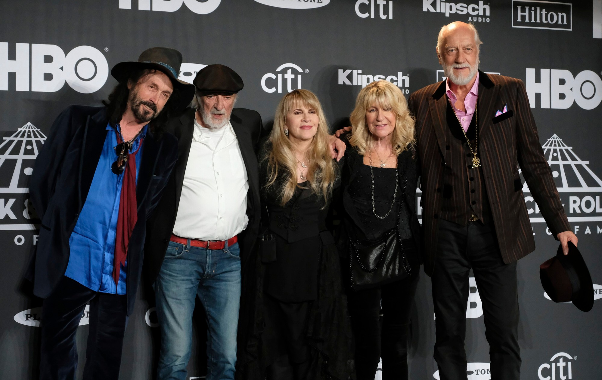 V roku 1998 skupinu Fleetwood Mac uviedli do Rokenrolovej siene slávy.
