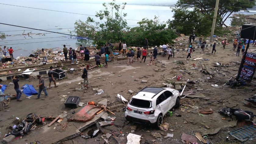 Indonezja: Rośnie liczba ofiar trzęsienia ziemi i tsunami na Sulawesi