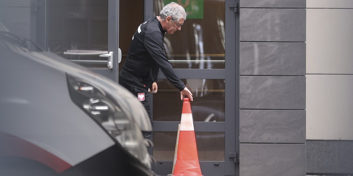 Fernando Santos przed meczem z Albanią udał się na spacer. 